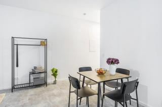 Jomi Stays Steglitz - 1