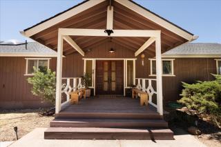 Yosemite Lookout Lodge w/ hot tub, firepits, game room, and more - 1