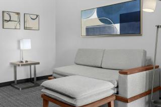 Courtyard by Marriott San Antonio Six Flags at The RIM - 6