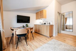 Forest Villa - Entire Floor with Balcony & Mountain View - 3