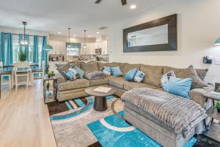 Hot Tub and Fire Pit Home Near Dtwn Little River! - 2