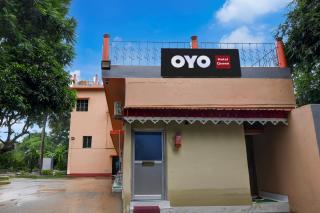 Hotel O QUEEN HOTEL RESTAURANT BANQUET - 0