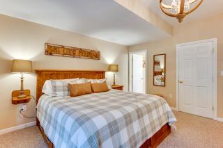 Relaxing Lincoln Condo with Fireplace and Shuttle - 2