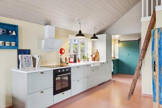 Stråtækt feriehusidyl ved vandet - 3