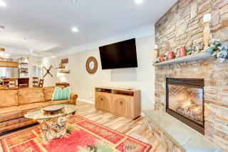 Relaxing Lincoln Condo with Fireplace and Shuttle - 5