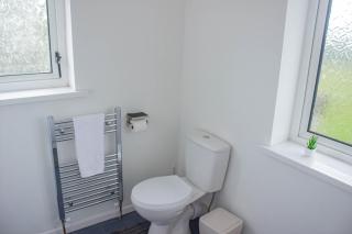 Swansea Greenescape – Family 3-Bed with Garden - 6