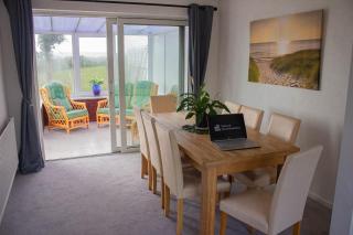 Swansea Greenescape – Family 3-Bed with Garden - 2
