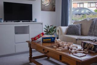 Swansea Greenescape – Family 3-Bed with Garden - 1