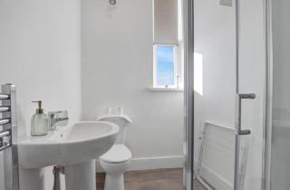 Stadium Heights – Stylish 2-Bed Cardiff Escape - 9