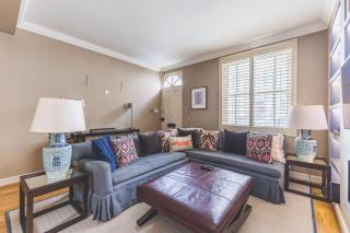 Stylish Chelsea Escape with Charm - 9