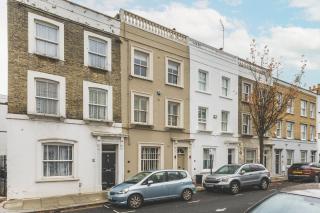 Stylish Chelsea Escape with Charm - 5