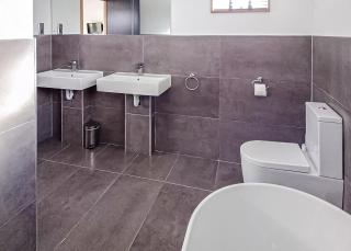 Cherry Bird Lodge Escape - 2