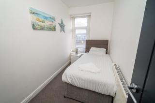 Pitchside Comfort – 3-Bed Swansea Home - 7