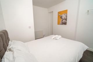 Pitchside Comfort – 3-Bed Swansea Home - 3