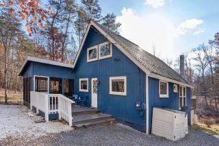 Dog-Friendly Chalet in The Woods Resort w Fire Pit - 0