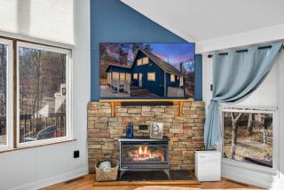 Dog-Friendly Chalet in The Woods Resort w Fire Pit - 2