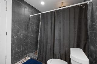 Modern Studio Retreat with Workspace in Houston - 1