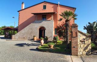 Nice Apartment In Cecina - 0