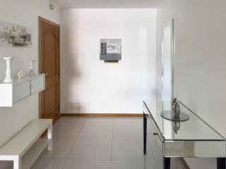 Spacious 3-bdr apt seafront, exterior pool - LCGR - 5