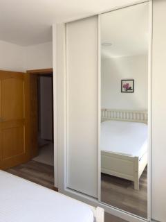 Spacious 3-bdr apt seafront, exterior pool - LCGR - 2