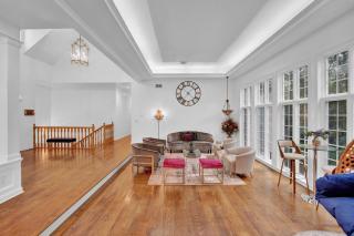 Fancy Poconos Castle Indoor MEGA 10plus Hot Tub - 8