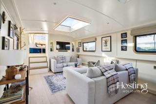 The Pemberley - Luxury 2 Bed Houseboat - 2