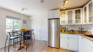 Pinecrest #1 2BR 4 Beds Free Parking - 2