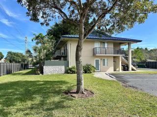 Pinecrest #1 2BR 4 Beds Free Parking - 8