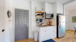 Colorful 22 Villa in Lil Havana, Free Parking - 1