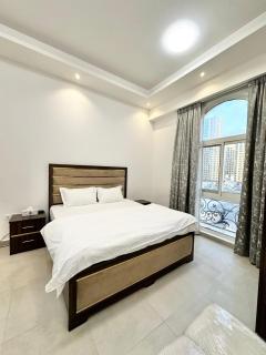 Entire 1-Bedroom Apartment with Balcony, Ajman - 2