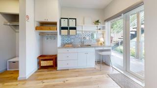 Charming 22 Villa in Little Havana, Free Parking - 2