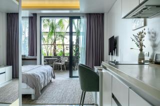 Spacious beautiful studio with big patio on the pool side ! - 9