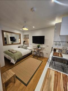 Inverness City Centre Studio Flat - 9