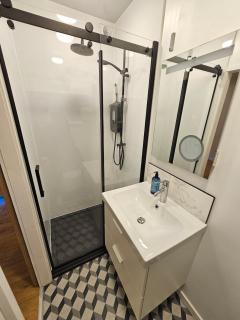 Inverness City Centre Studio Flat - 1