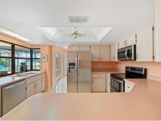 Family house with pool - 9