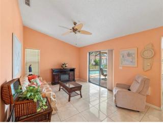 Family house with pool - 8