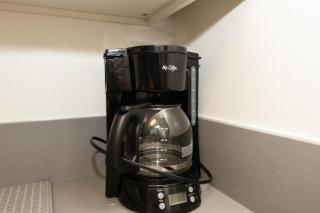 Hollywood Luxe 2BR Apartment with Rooftop Pool and Breathtaking Views - 3