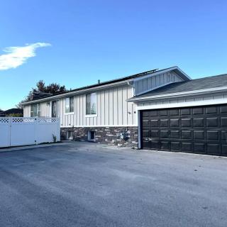 2 whole houses, Fire pit, Game room, feel at home. - 9