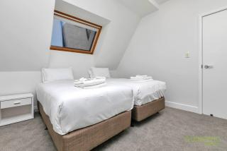 QV Stays Elegant City Apartment on the Square - 5