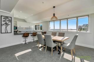 QV Stays Elegant City Apartment on the Square - 3