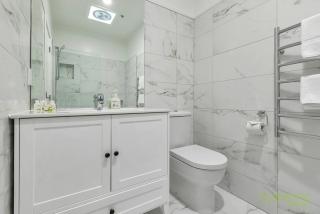 QV Stays Elegant City Apartment on the Square - 2