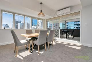 QV Stays Elegant City Apartment on the Square - 1