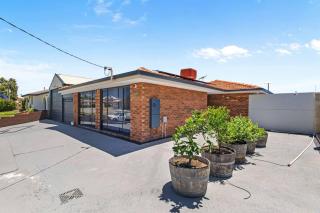 Hillarys Platinum Retreat - 2