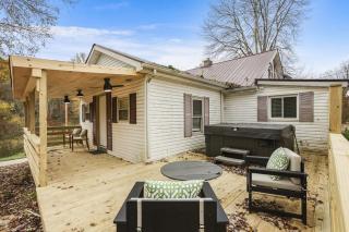 Mirror Pond Cabins - 2