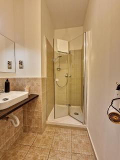 Hostel Helvetia Rooms Warsaw CITY CENTER and OLD TOWN - 3