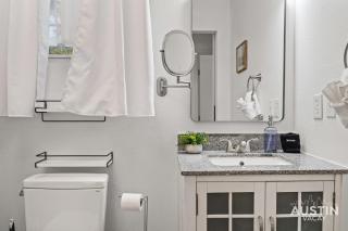 ATX 1BR 1BA Pet-Friendly Home, Mins to AUS w EV Charger and Grill by Austin Vacay - 7