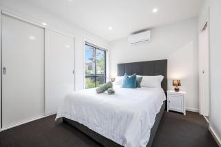 Stylish City Edge Home with Balcony and Parking - 8