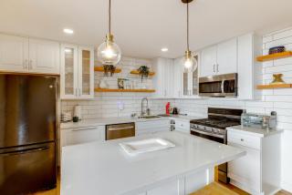 Walk to Canal Trail! Condo with Pool in Scottsdale - 2