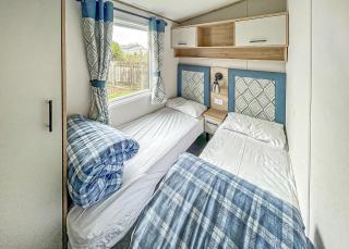 Unity Skirlington Coast Yorkshire - 7