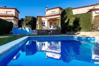 Al Alba - Serene escape with shared swimming pool - 0